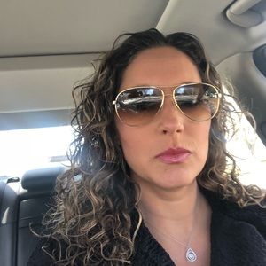 Meet your Posher, Alexandrina
